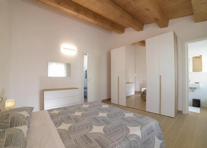 La Piazzetta House * Serra deʼ Conti