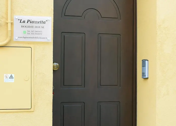 Casa vacanze La Piazzetta House *